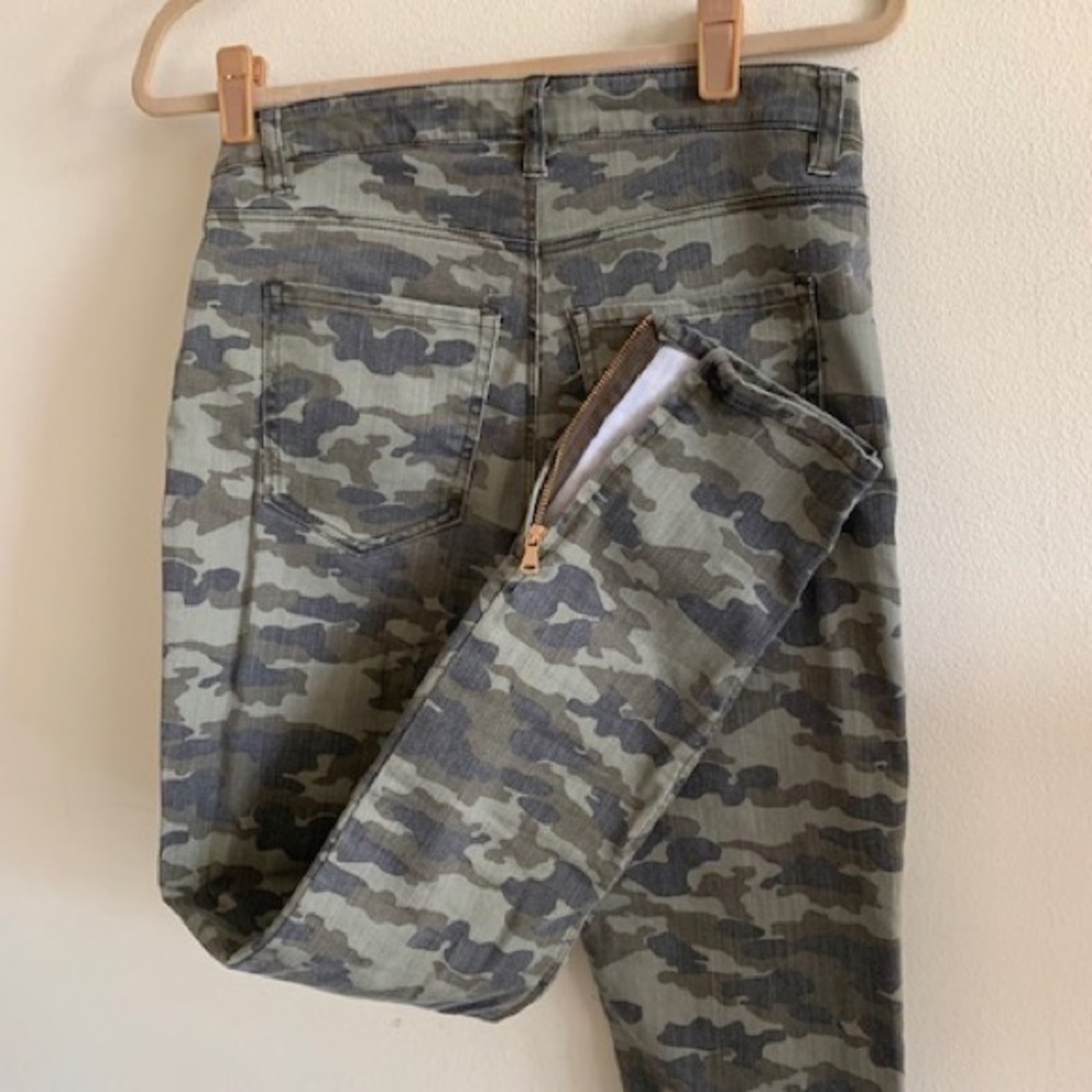 H&M L.O.G.G Green/Cami Skinny Leg Zippered Size 10